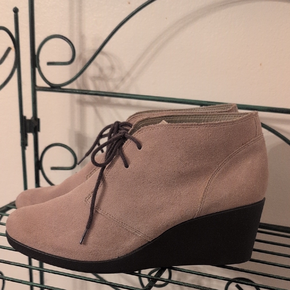 🤎NEW CROC SUEDE BOOTIES 🤎
